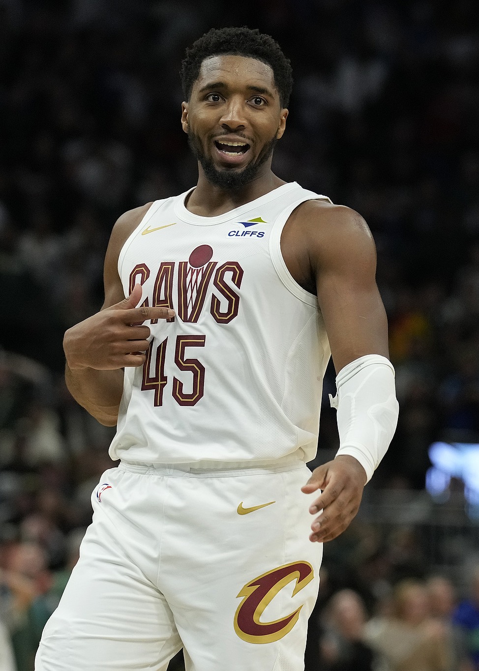 ayx app-密尔沃基雄鹿迎法甲关键赛，今晨战术微调，气氛紧张，赛季目标并未改变的简单介绍-ayx app